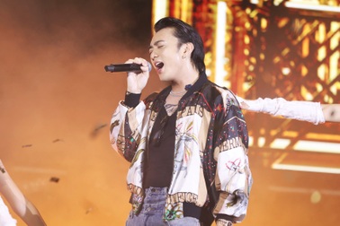 "Anh trai" SOOBIN, Mono và Anh Tú khuấy động đêm nhạc sinh viên