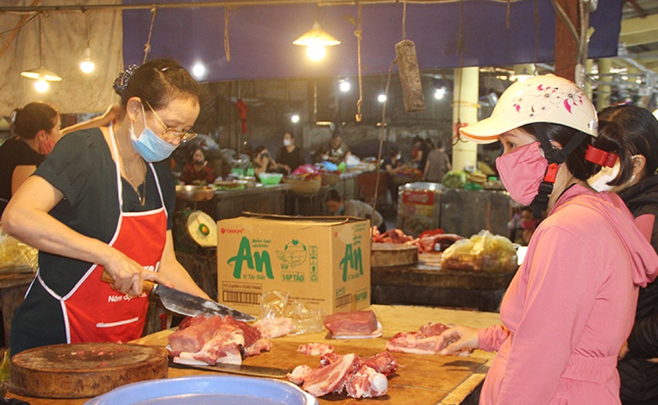 Giá lợn hơi giảm sâu, người tiêu dùng vẫn ít được hưởng lợi - 3 Giá lợn hơi giảm sâu, người tiêu dùng vẫn ít được hưởng lợi - 3