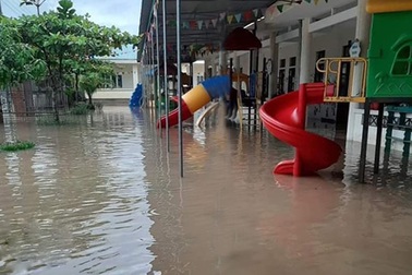 Hà Tĩnh: Gần 8.000 học sinh miền núi nghỉ học do mưa lớn