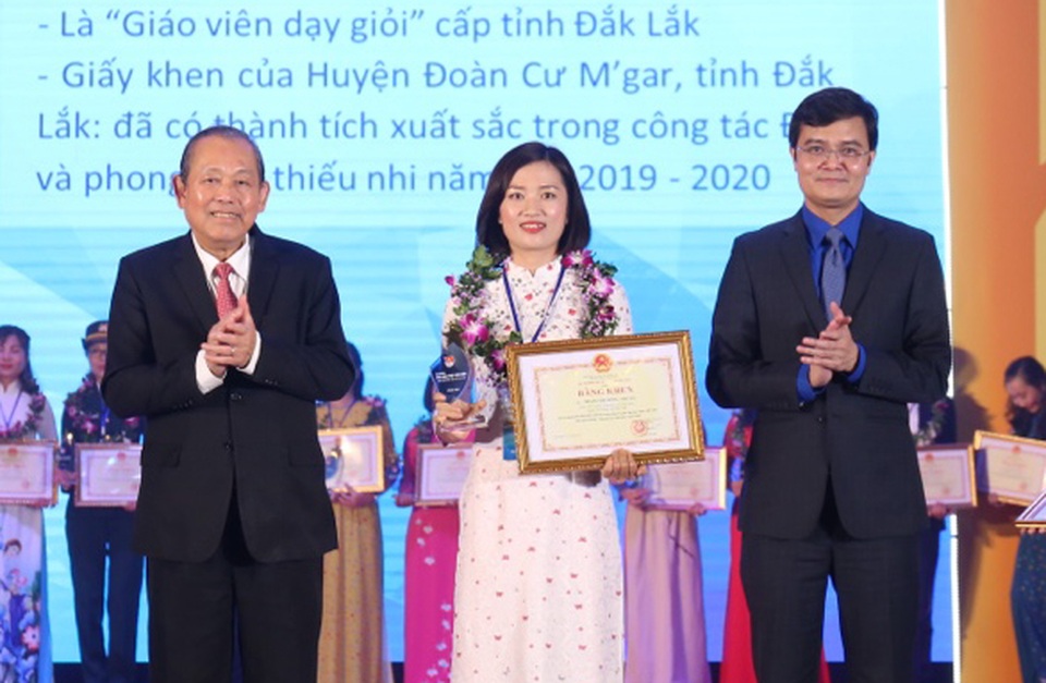 Vinh danh 99 nhà giáo trẻ tiêu biểu cả nước - 2 Vinh danh 99 nhà giáo trẻ tiêu biểu cả nước - 2