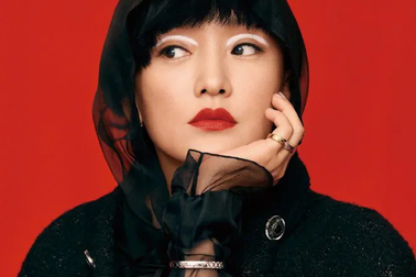 Phớt lờ tin đồn giới tính, Châu Tấn tung ảnh lạ mắt và nam tính