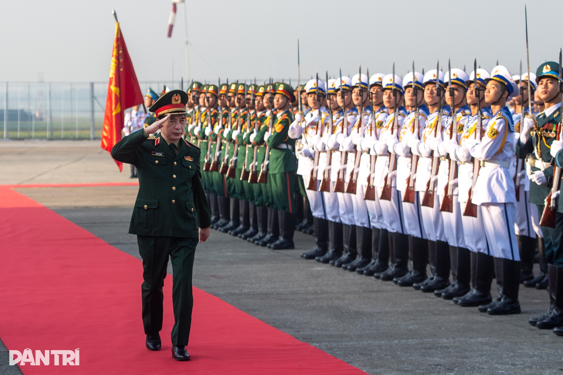 Đại tướng Phan Văn Giang kiểm tra hợp luyện quân sự Triển lãm quốc phòng - 2 Đại tướng Phan Văn Giang kiểm tra hợp luyện quân sự Triển lãm quốc phòng - 2