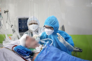 Phi công người Anh ngưng lọc máu, cải thiện chức năng thận