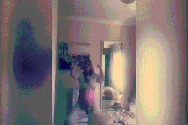 Sắp đẻ, gái trẻ "quẩy" tưng bừng mong con sớm ra đời