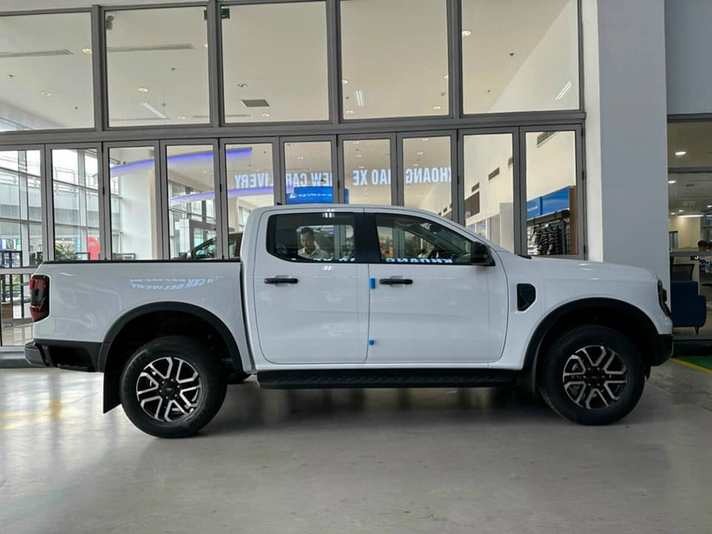 Ford Ranger Sport 2023 về đại lý, dễ thành chủ lực hút khách hơn Wildtrak - 3 Ford Ranger Sport 2023 về đại lý, dễ thành chủ lực hút khách hơn Wildtrak - 3