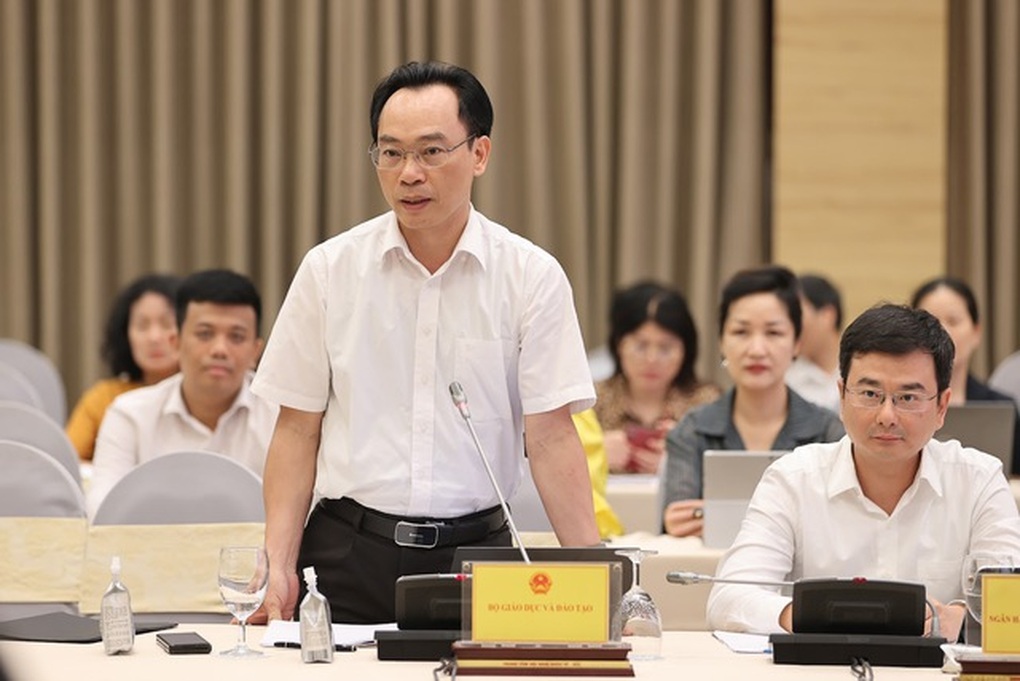 Sách giáo khoa lớp 4, 8, 11 sẽ có trong tháng 6 - 1 Sách giáo khoa lớp 4, 8, 11 sẽ có trong tháng 6 - 1