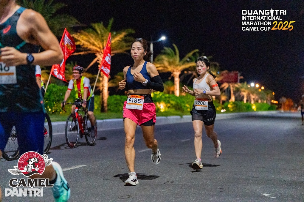 Talented and beautiful athletes at Aqua and Quang Tri International Marathon - 7 Những VĐV tài năng, xinh đẹp ở Aqua và Quảng Trị International Marathon - 7