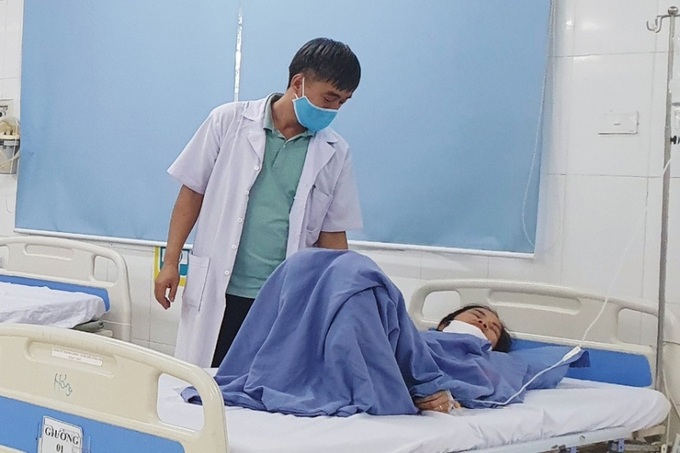 Các bệnh nhân đã bình phục và xuất viện. Ảnh: Nguyên Vũ.
