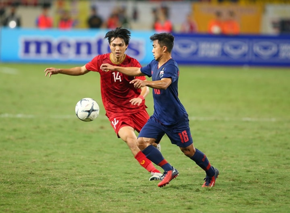Việt Nam 0-0 Thái Lan: Hai quyết định gây tranh cãi của trọng tài - 34 Việt Nam 0-0 Thái Lan: Hai quyết định gây tranh cãi của trọng tài - 34