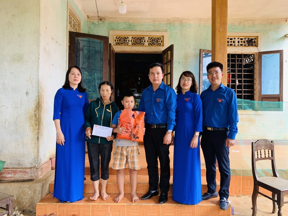 Tuổi trẻ Quảng Trị mang Tết đến với hơn 1.900 thiếu nhi có hoàn cảnh đặc biệt khó khăn - 1