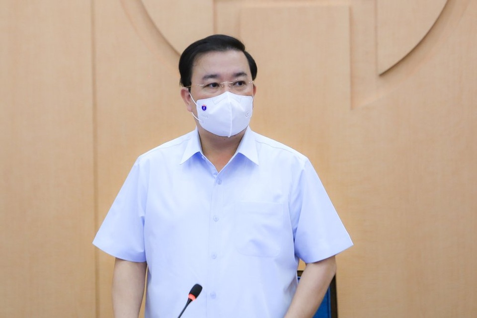 Một bác sĩ tại Bệnh viện trung ương dương tính SARS-CoV-2, F1 ở nhiều quận - 2 Một bác sĩ tại Bệnh viện trung ương dương tính SARS-CoV-2, F1 ở nhiều quận - 2