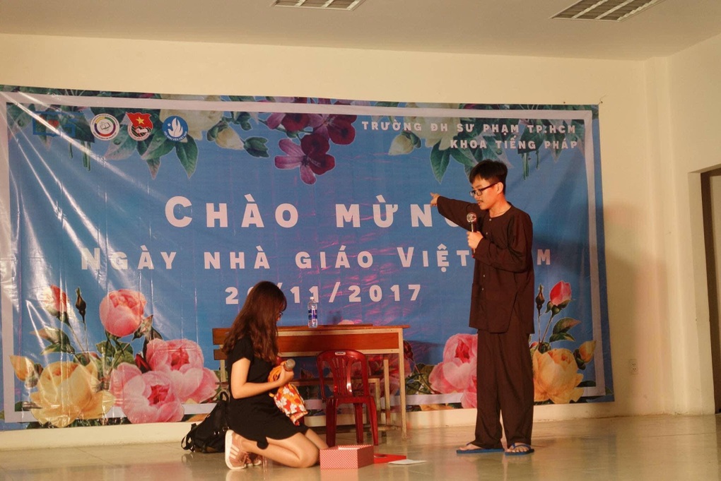 Chuyện đời buồn ít ai biết của chàng shipper nói tiếng Pháp gây bão mạng - 2 Chuyện đời buồn ít ai biết của chàng shipper nói tiếng Pháp gây bão mạng - 2