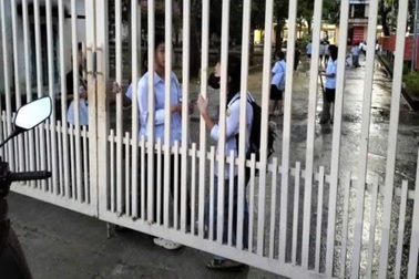 Thực hư thông tin nhà trường nhốt học sinh, bắt dọn nhà vệ sinh