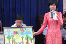 Nữ hiệu phó có con rớt lớp 10: "Cần phải để con tự trả giá, tự nguyện học"