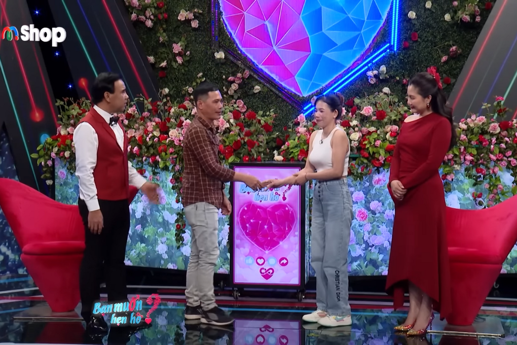 Lần đầu gặp mặt, mẹ đơn thân đã tặng dung dịch vệ sinh cho chàng thợ mộc - 2 Lần đầu gặp mặt, mẹ đơn thân đã tặng dung dịch vệ sinh cho chàng thợ mộc - 2