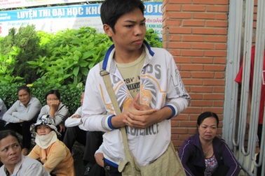 1 thí sinh muộn thi vì nhầm lịch thi