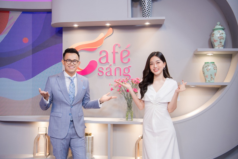 Á hậu Phương Nga hé lộ bạn trai không ghen khi cô thân thiết với MC Đức Bảo - 1 Á hậu Phương Nga hé lộ bạn trai không ghen khi cô thân thiết với MC Đức Bảo - 1