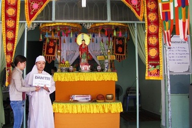 Anh Bình đi rồi, để lại vợ góa, con côi