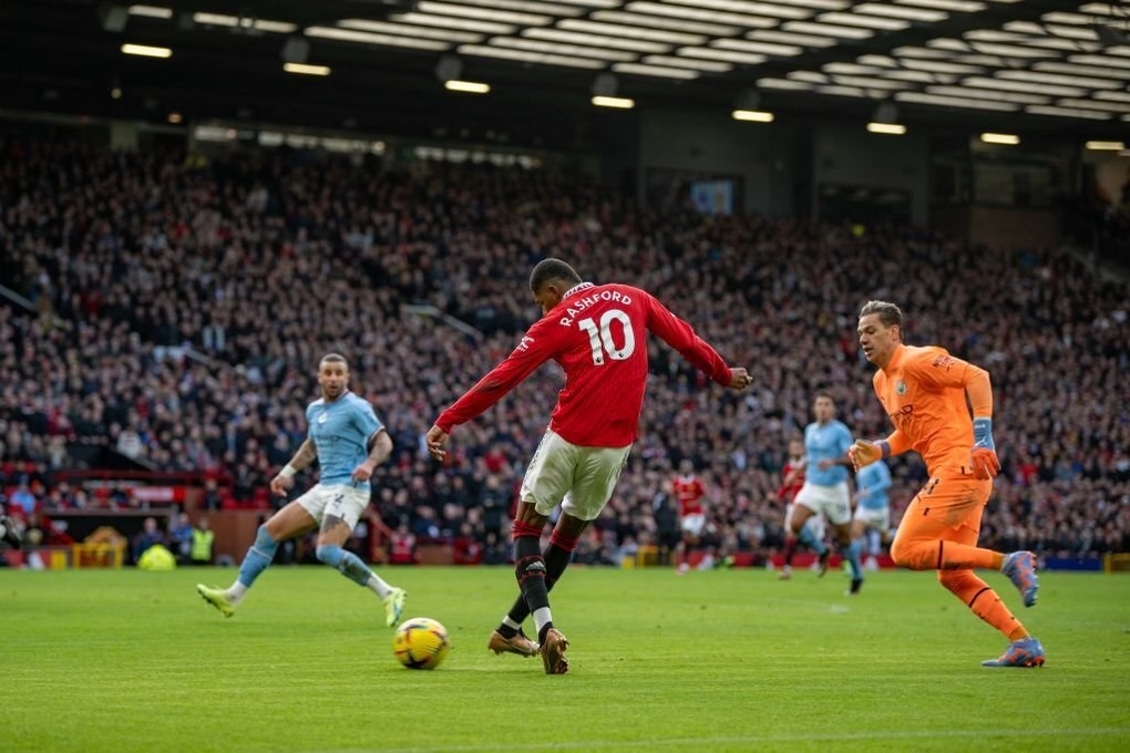 Man Utd ngược dòng hạ Man City bởi bàn thắng gây tranh cãi - 1 Man Utd ngược dòng hạ Man City bởi bàn thắng gây tranh cãi - 1