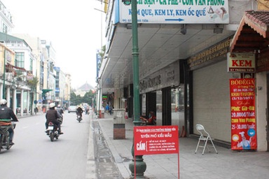 Cấm trông giữ xe trên 262 tuyến phố Hà Nội: Cán cân lợi - hại bên nào nặng hơn