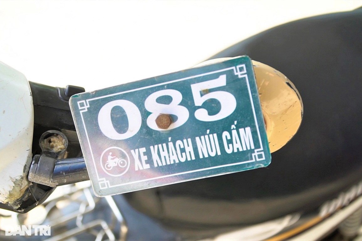 Chở khách vượt ngọn núi cao nhất miền Tây, kiếm tiền triệu mỗi ngày - 6 Chở khách vượt ngọn núi cao nhất miền Tây, kiếm tiền triệu mỗi ngày - 6