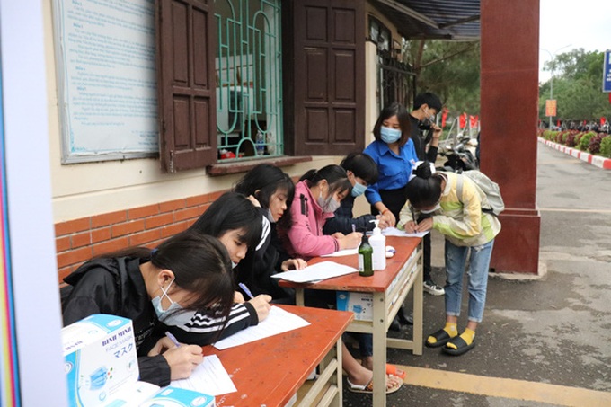 Trường Cao đẳng GTVT Trung ương I : Học sinh, sinh viên trở lại học tập sau kỳ nghỉ dài vì dịch Covid-19 - Ảnh 4. Trường Cao đẳng GTVT Trung ương I : Học sinh, sinh viên trở lại học tập sau kỳ nghỉ dài vì dịch Covid-19 - Ảnh 4.