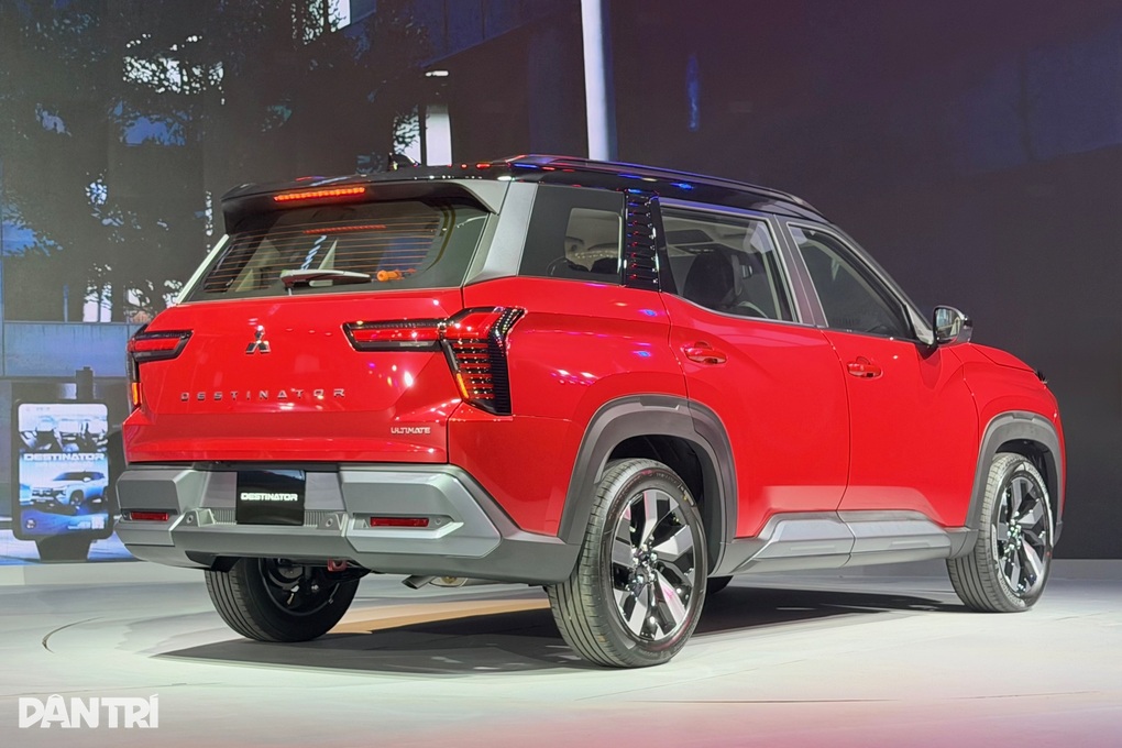 Mitsubishi Destinator ra mắt khách Việt, gầm cao 7 chỗ giá từ 780 triệu - 4 Mitsubishi Destinator ra mắt khách Việt, gầm cao 7 chỗ giá từ 780 triệu - 4