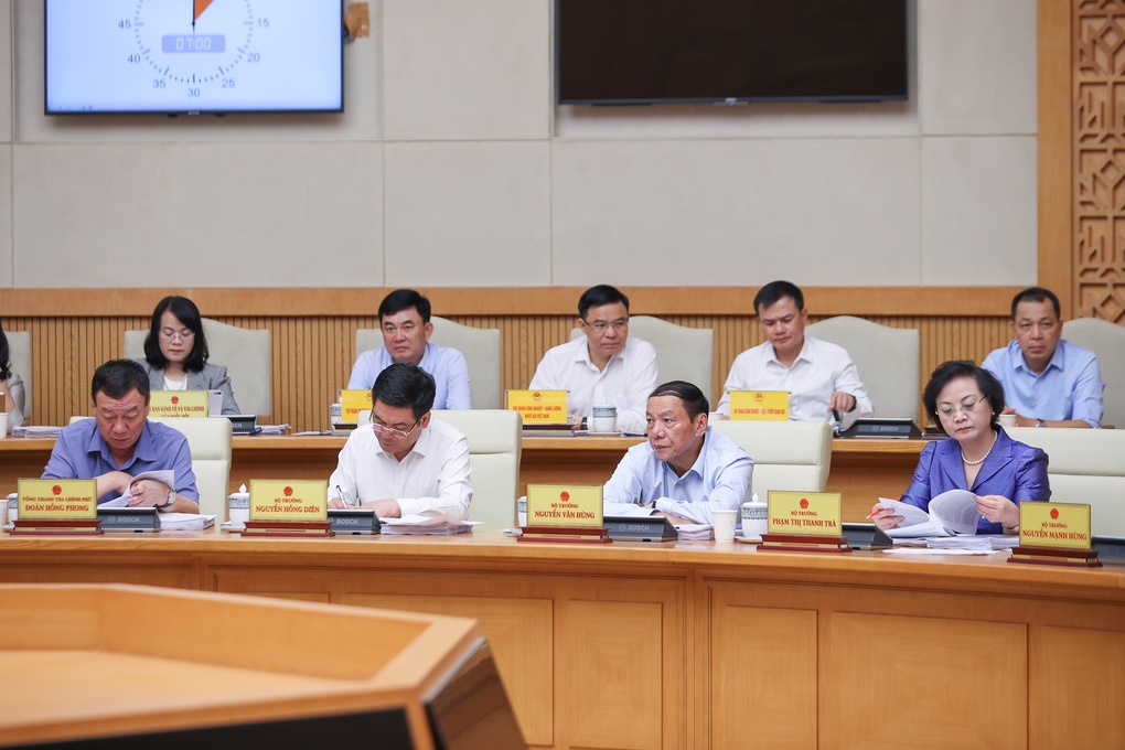 Kiểm soát giá vàng, thanh tra các ngân hàng chỉ huy động mà không cho vay - 3 Kiểm soát giá vàng, thanh tra các ngân hàng chỉ huy động mà không cho vay - 3