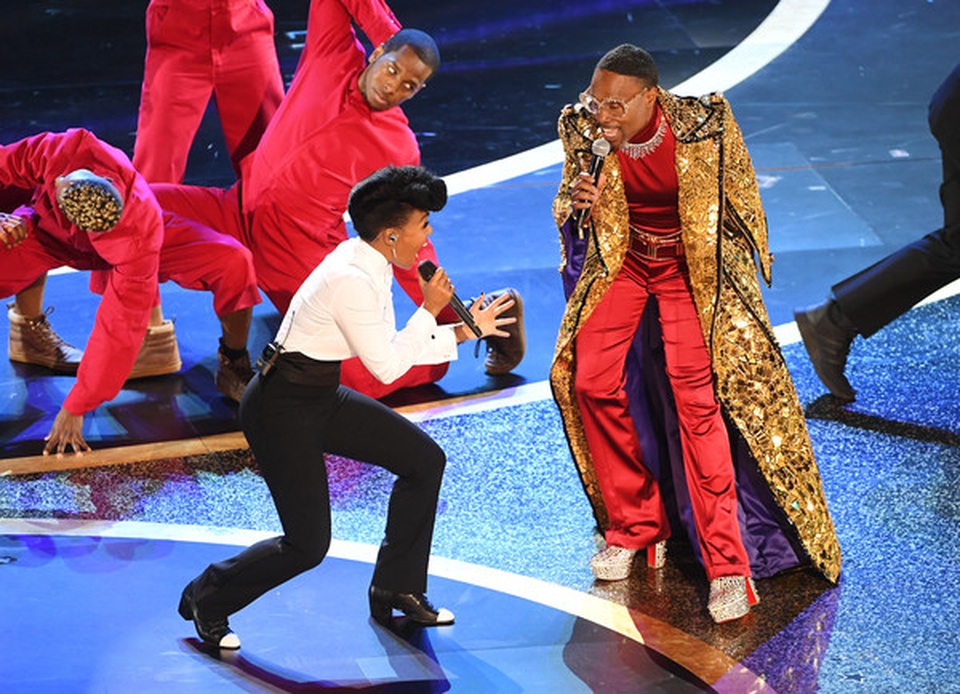Nam diễn viên Billy Porter diện váy áo rực rỡ dự lễ trao giải Oscar - 5 Nam diễn viên Billy Porter diện váy áo rực rỡ dự lễ trao giải Oscar - 5