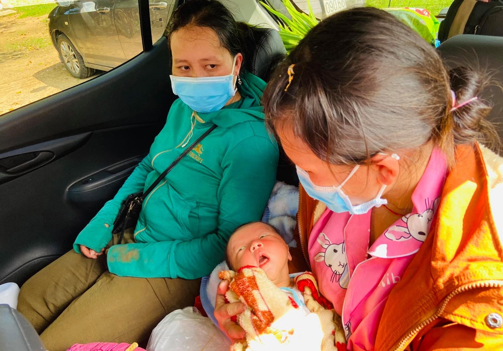 Cuộc chạy dịch của bé 7 ngày tuổi và hành trình trở về giữa yêu thương - 6 Cuộc chạy dịch của bé 7 ngày tuổi và hành trình trở về giữa yêu thương - 6