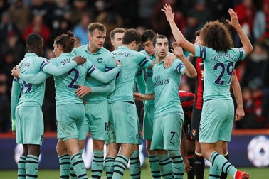 Những khoảnh khắc may mắn của Arsenal tại  Vitality Stadium