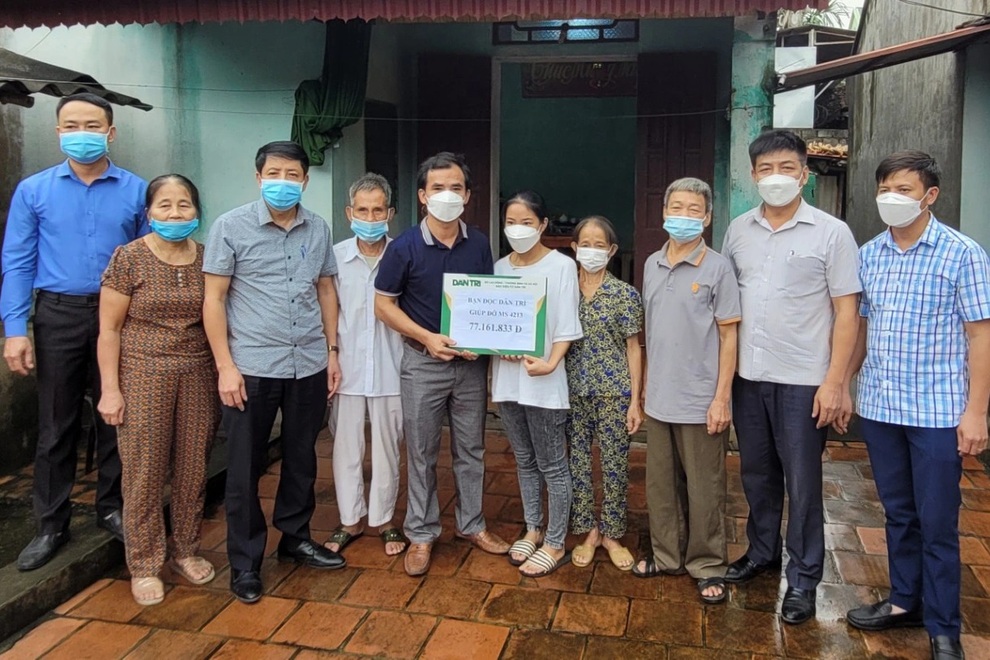 Cô gái mồ côi chăn bò được bạn đọc giúp đỡ tới giảng đường đại học - 1 Cô gái mồ côi chăn bò được bạn đọc giúp đỡ tới giảng đường đại học - 1