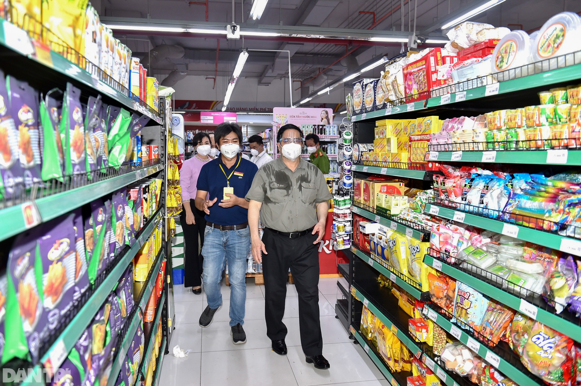 Ngày làm việc khẩn trương của Thủ tướng tại pháo đài chống dịch TPHCM - 16 Ngày làm việc khẩn trương của Thủ tướng tại pháo đài chống dịch TPHCM - 16