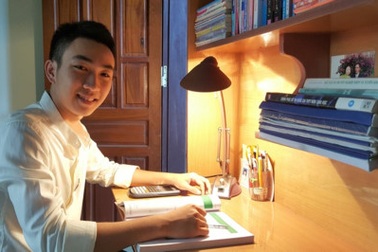 Nghĩ về con nhà nghèo thi vẫn đạt điểm tuyệt đối