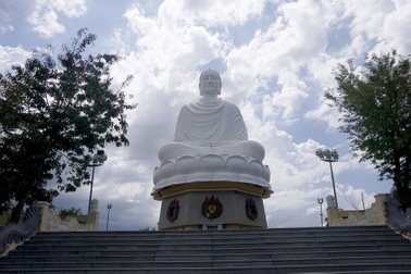 Độc đáo ngôi chùa có tượng Phật ngoài trời lớn nhất Việt Nam