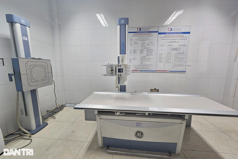 Trang thiết bị y tế đắp chiếu... bệnh nhân phải đi chụp nhờ - 5 Trang thiết bị y tế đắp chiếu... bệnh nhân phải đi chụp nhờ - 5