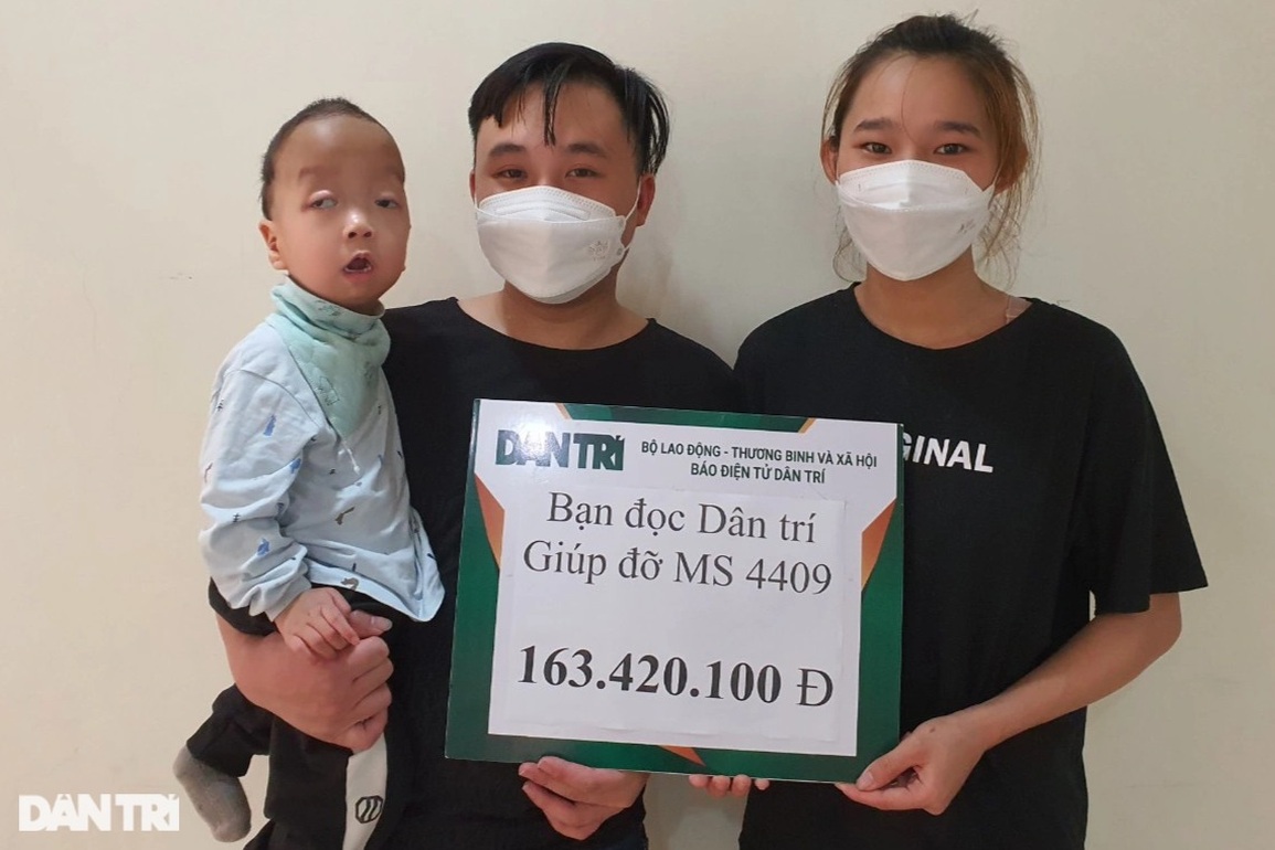 Bạn đọc Dân trí giúp đỡ bé 2 tuổi mắc đa dị tật hơn 200 triệu đồng - 1 Bạn đọc Dân trí giúp đỡ bé 2 tuổi mắc đa dị tật hơn 200 triệu đồng - 1
