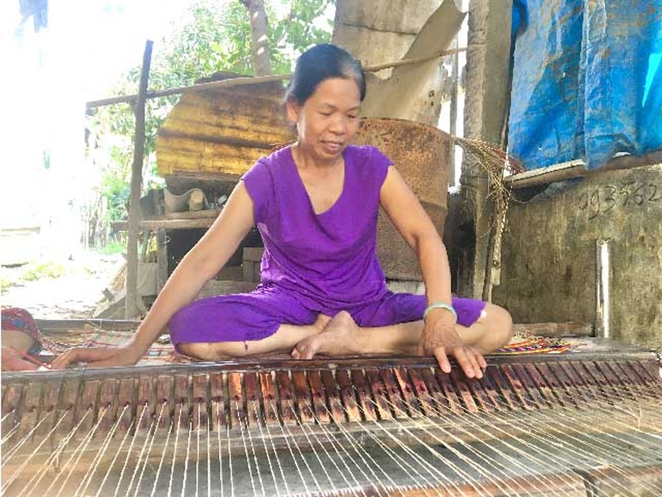 Đà Nẵng: Nghề dệt chiếu Cẩm Nê vang bóng có nguy cơ mai một - 3 Đà Nẵng: Nghề dệt chiếu Cẩm Nê vang bóng có nguy cơ mai một - 3