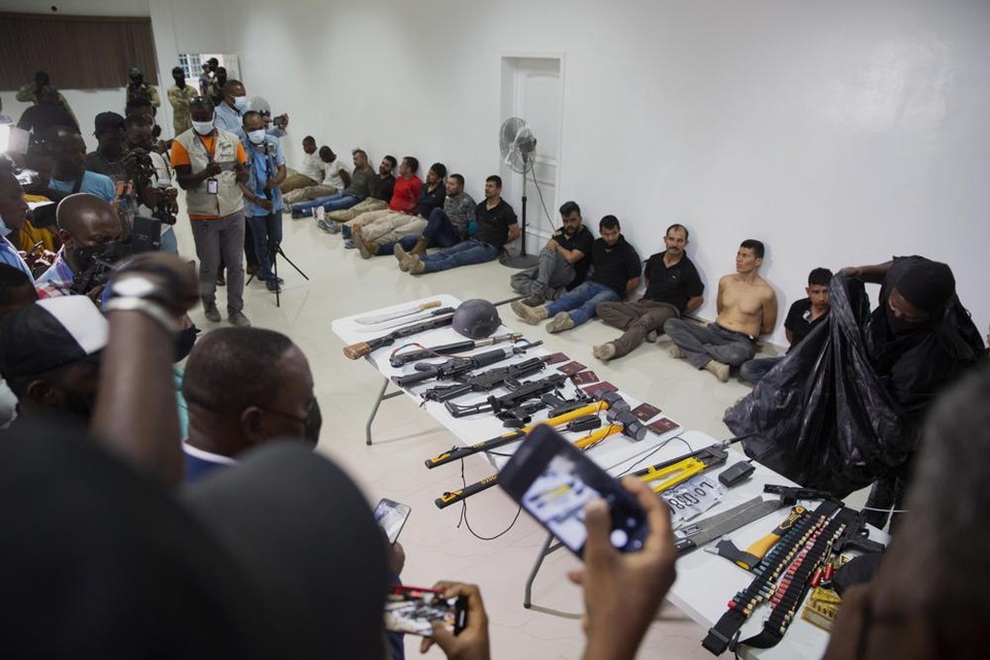 Lai lịch bí ẩn của đội lính đánh thuê ám sát Tổng thống Haiti - 2 Lai lịch bí ẩn của đội lính đánh thuê ám sát Tổng thống Haiti - 2