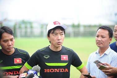 Cựu HLV Trần Duy Long: “Chúng ta nên tôn trọng HLV Miura!”