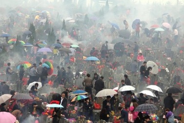 Trung Quốc: Đất ở nguội lạnh, đất mai táng "sốt" cao