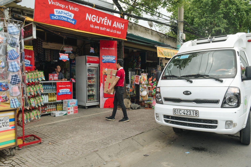 VinShop tung nhiều khuyến mãi giúp các tiệm tạp hóa nhập hàng Tết giá tốt - 4 VinShop tung nhiều khuyến mãi giúp các tiệm tạp hóa nhập hàng Tết giá tốt - 4