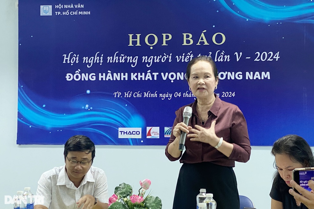 100 tác giả dự Hội nghị Những người viết trẻ TPHCM - 1 100 tác giả dự Hội nghị Những người viết trẻ TPHCM - 1