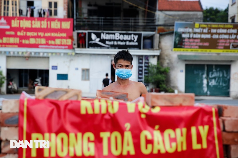 Hà Nội: Sau ghi nhận 6 ca F0, xã An Khánh lập 14 chốt phong tỏa - 4 Hà Nội: Sau ghi nhận 6 ca F0, xã An Khánh lập 14 chốt phong tỏa - 4