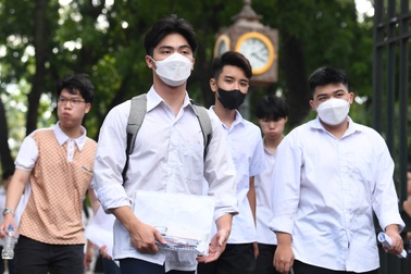 Nhà "không có gì ngoài điều kiện", nam sinh vẫn quyết học SAT giá 0 đồng