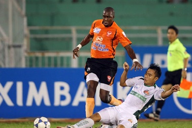 Văn Quyến xuất hiện, Sài Gòn XT vẫn không thể thắng