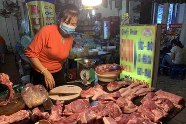 Ngược đời khi giá lợn ở trại siêu rẻ, lên tới chợ thì vụt tăng