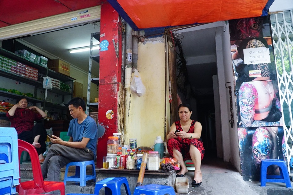 Trải nghiệm những con ngõ siêu nhỏ - đặc sản ở phố cổ Hà Nội - 1 Trải nghiệm những con ngõ siêu nhỏ - đặc sản ở phố cổ Hà Nội - 1