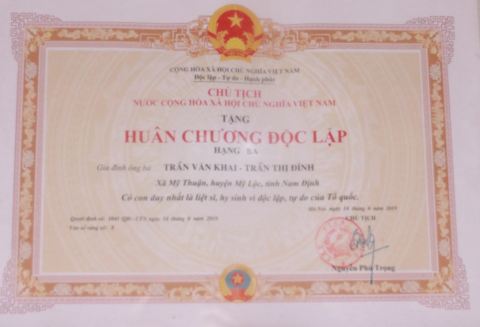 Xót xa cảnh đời người phụ nữ côi cút trong nhà thờ liệt sĩ xuống cấp - 5 Xót xa cảnh đời người phụ nữ côi cút trong nhà thờ liệt sĩ xuống cấp - 5