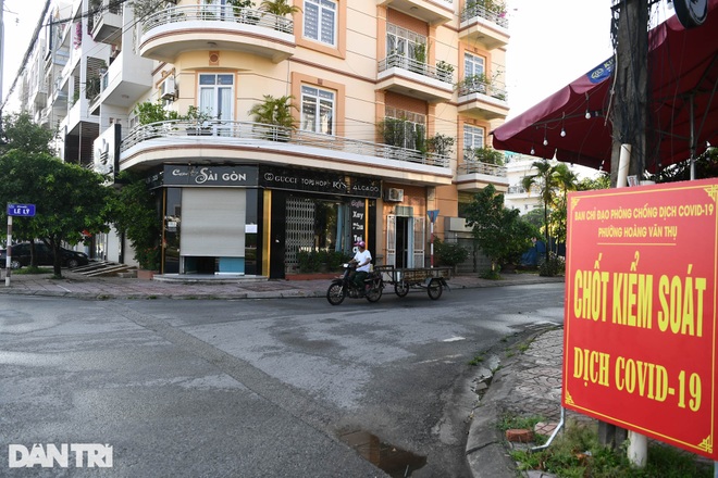 TP Bắc Giang vắng lặng giữa tâm bão Covid-19, đường phố không bóng người - 10